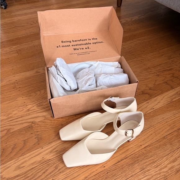 Reformation Denise Pump in Almond Patent NWT - Picture 3 of 7